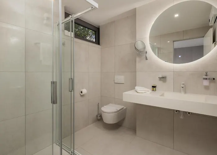 3 Bedroom Front In Krk 아파트