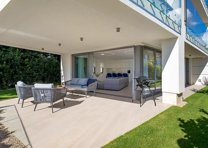 3 Bedroom Front In Krk 아파트 *
