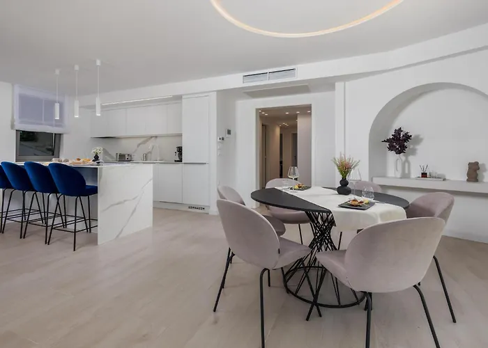 3 Bedroom Front In Krk