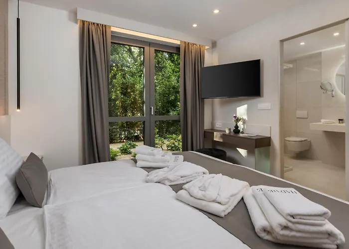 3 Bedroom Front In Krk 아파트