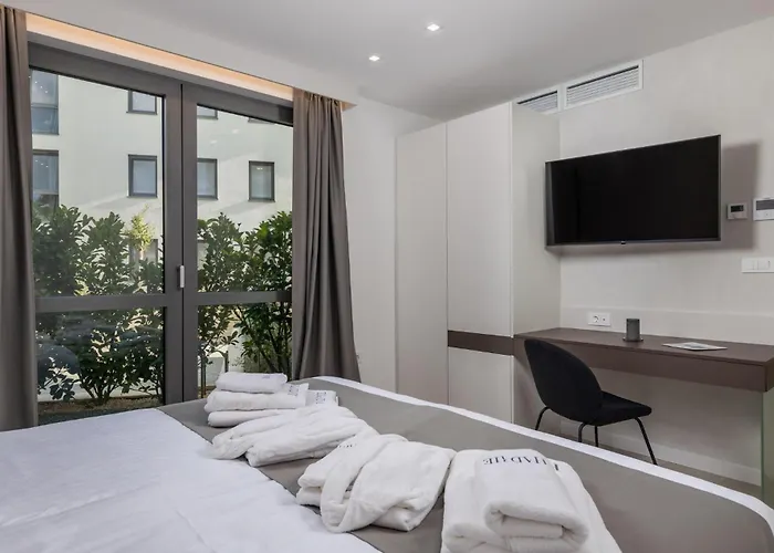 3 Bedroom Front In Krk *