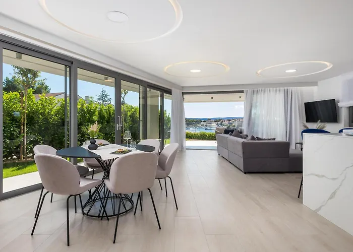 3 Bedroom Front In Krk Апартаменты Крк