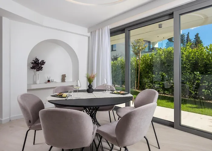 3 Bedroom Front In Krk *