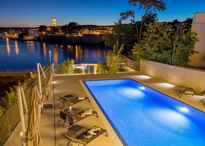 3 Bedroom Front In Krk Крк