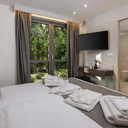 3 Bedroom Front In Krk Apartmán